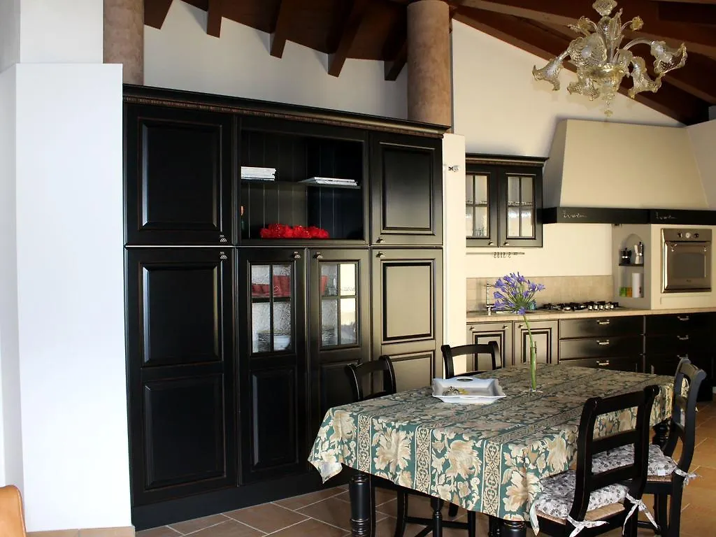 Belvilla By Oyo Belvedere 2 Marone